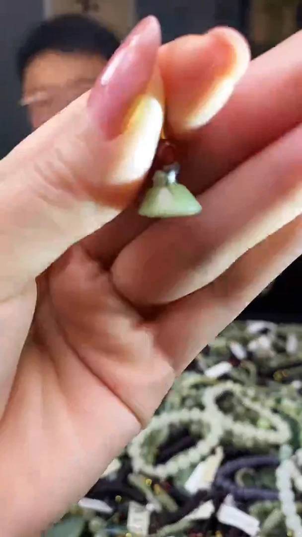 颈饰未镶嵌和田玉多样性发货，拍一发一