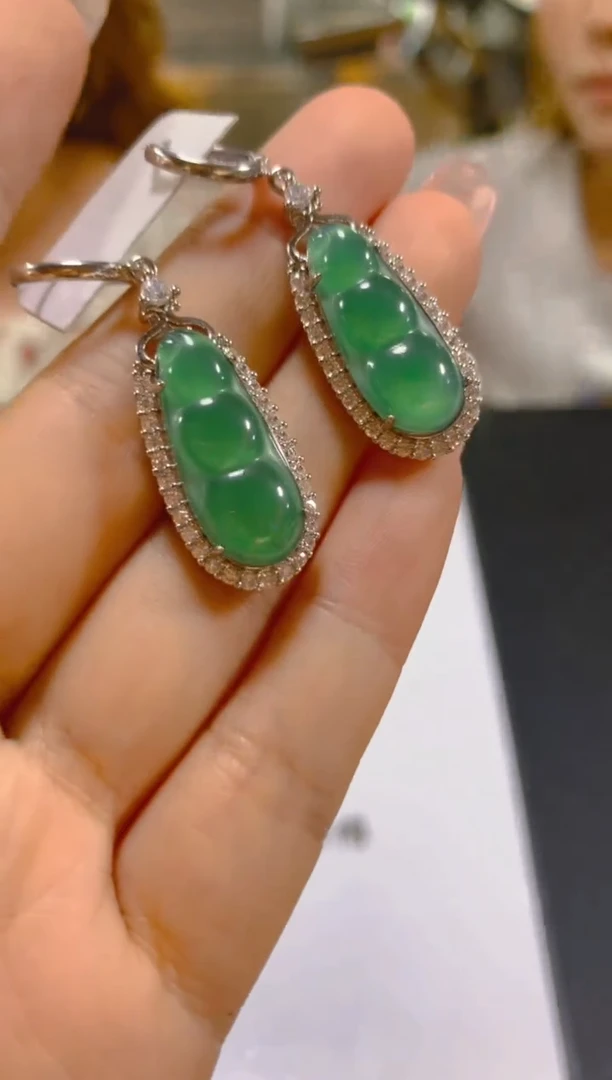 翡翠未镶嵌耳饰多样性发一