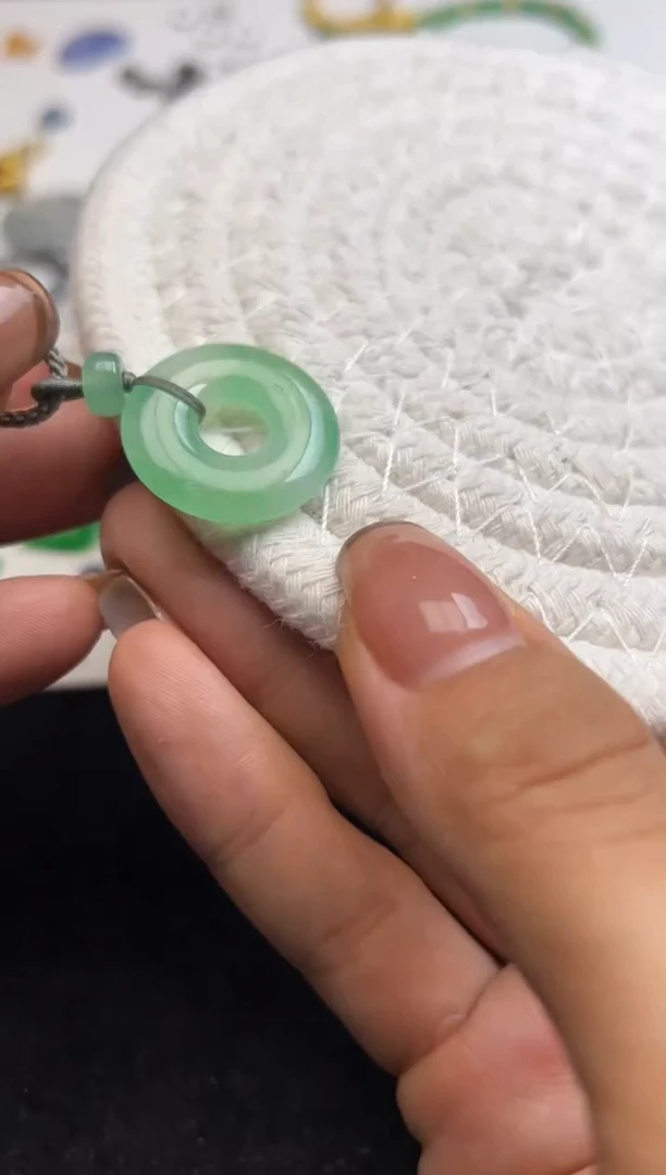 未镶嵌定制翡翠绿甜甜圈吊坠6500+650-xxf047