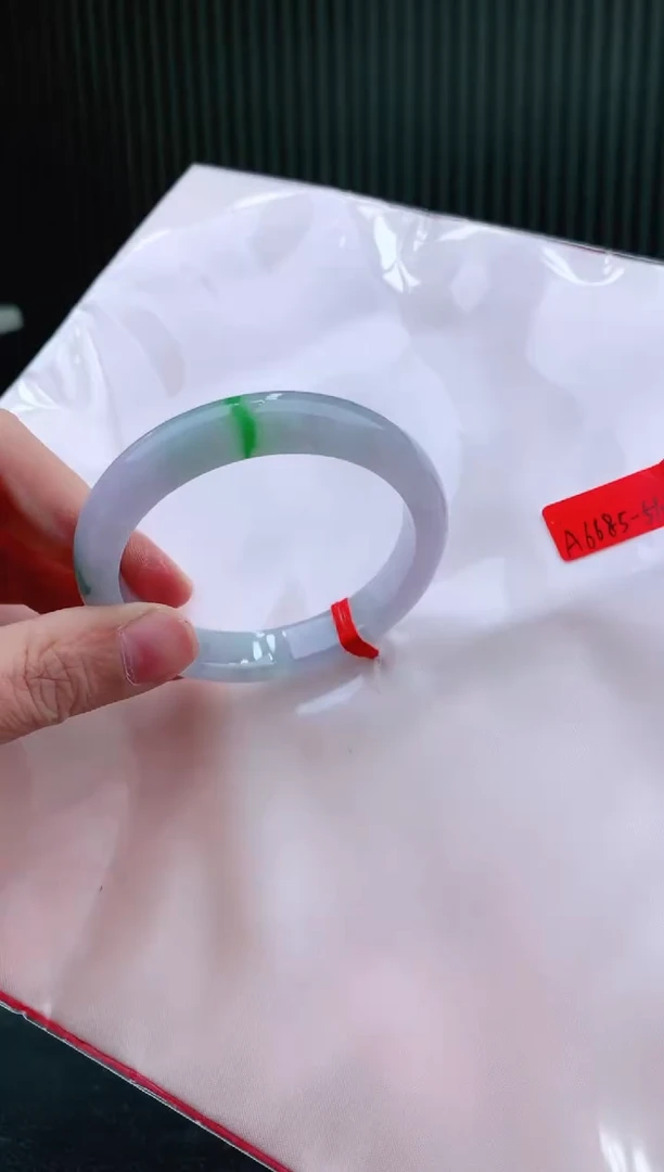 未镶嵌手镯翡翠51+