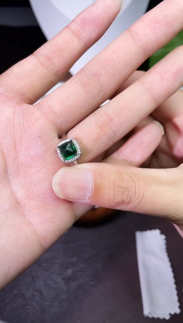 合金合成钻石绿糖塔戒指