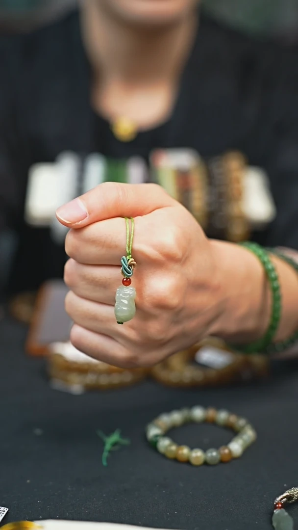 颈饰未镶嵌和田玉拍一发一