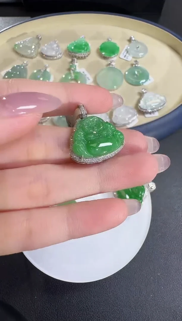 翡翠18K金镶嵌吊坠(不含链)【母亲节福利】钻石镶嵌