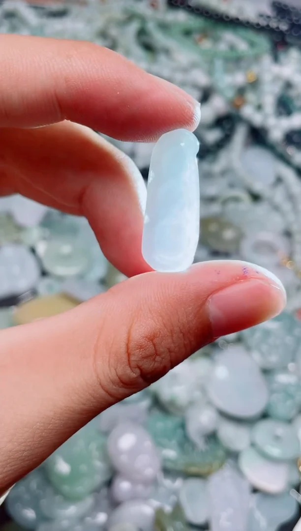 翡翠未镶嵌颈饰246