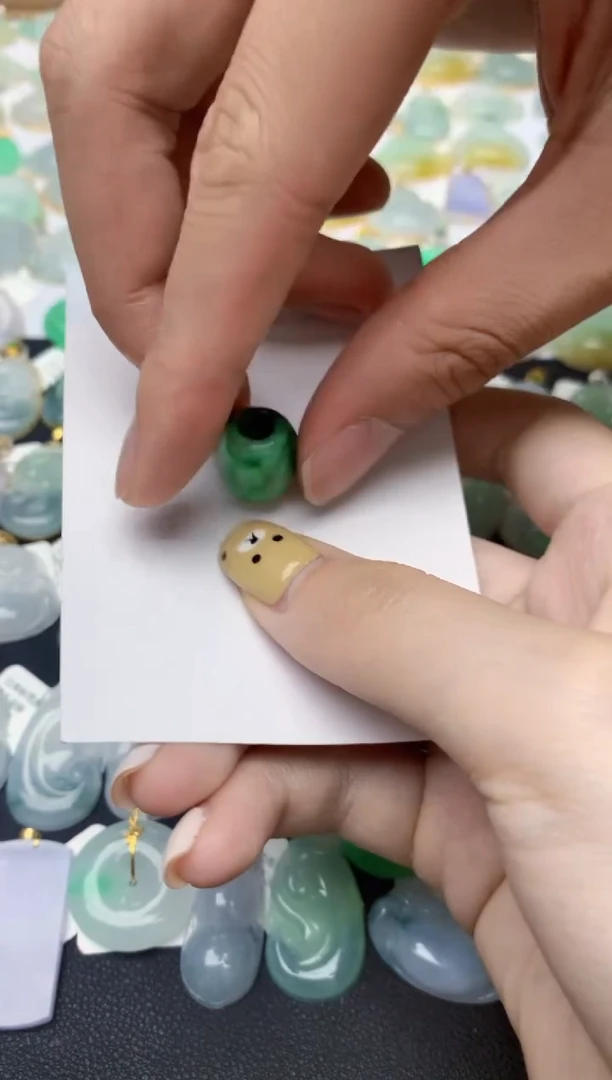 翡翠未镶嵌颈饰天然A货翡翠