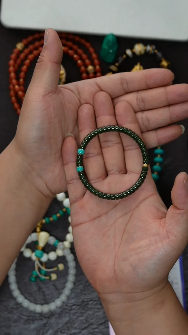 手串未镶嵌和田玉A****家和田玉手串