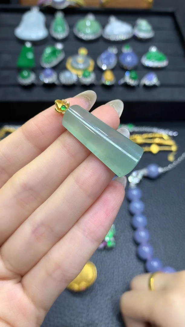 吊坠(不含链)18K金镶嵌翡翠5吊坠不含链