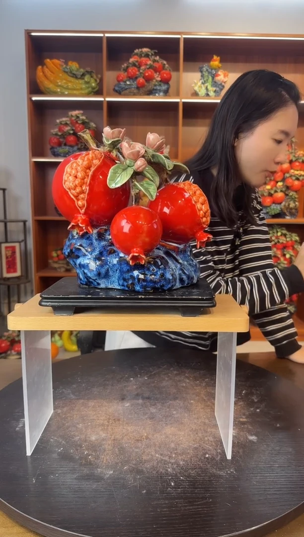 陶瓷有底座三石榴摆件