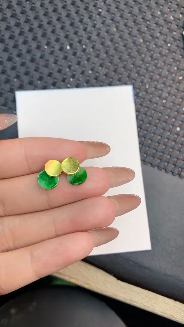 颈饰未镶嵌翡翠1