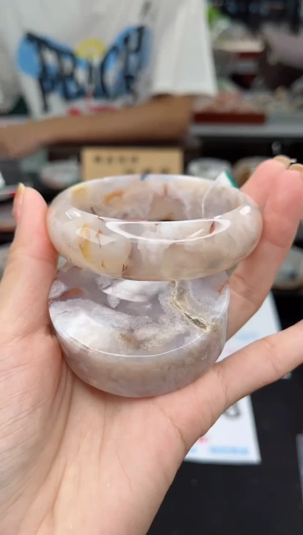 【闪购商品】石英质玉手镯未镶嵌59圈口（赠品镯心）1681081