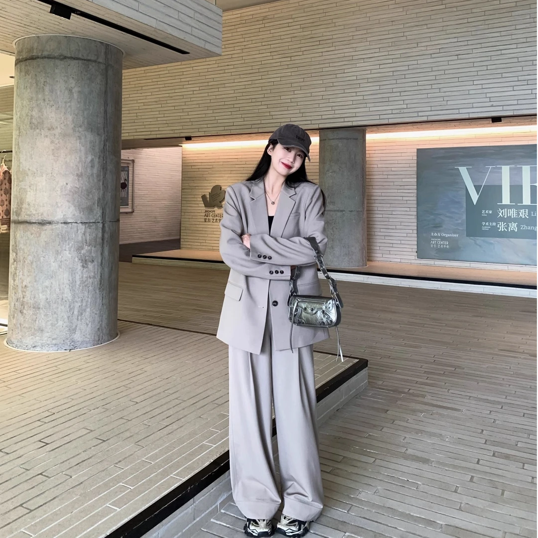 灰色西装套装女高级感2025春季新款时尚休闲西服外套阔腿裤两件套