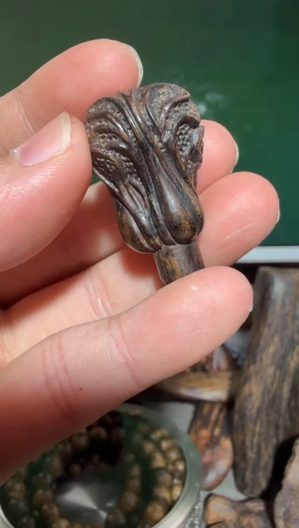 沉香手把件红土多样性发一