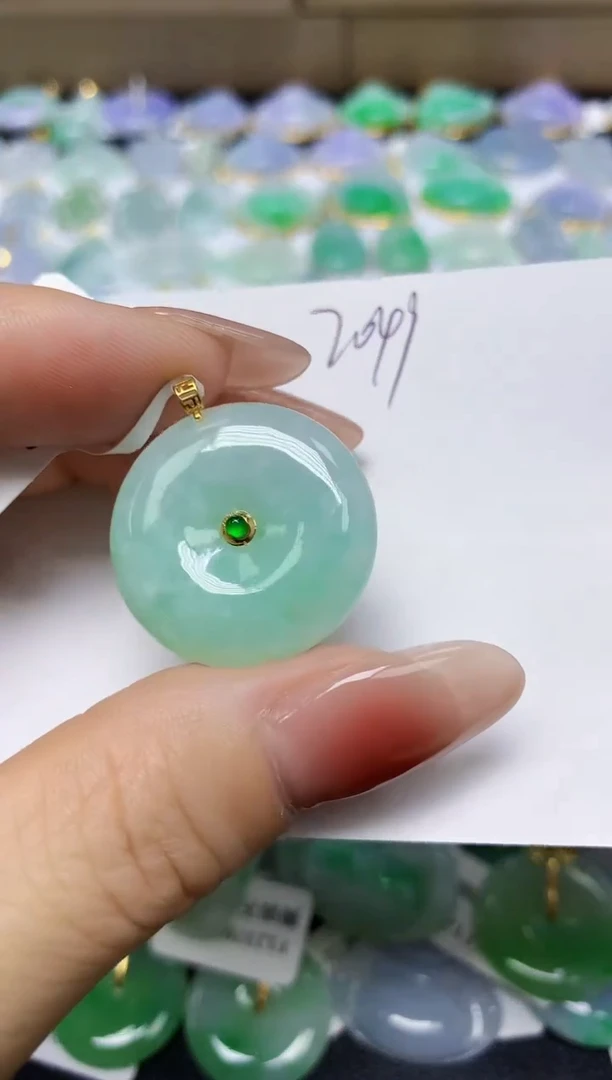 翡翠18K金镶嵌颈饰 天然缅甸翡翠A货