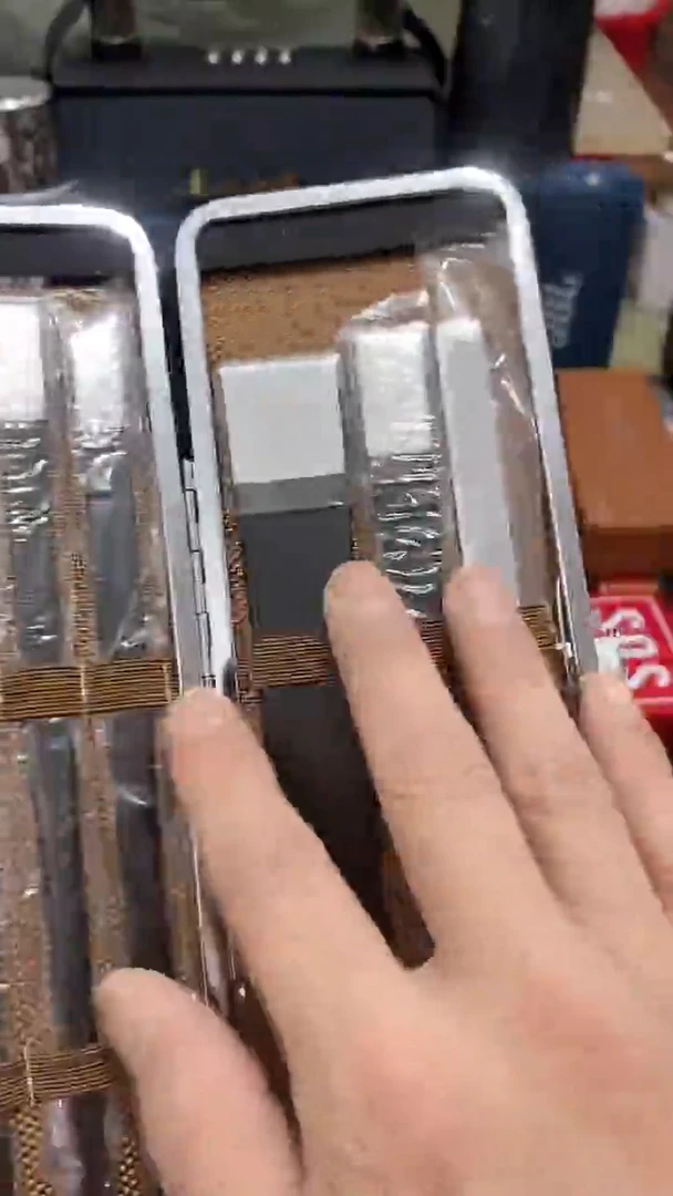 瓷片闪购商品 如图所示