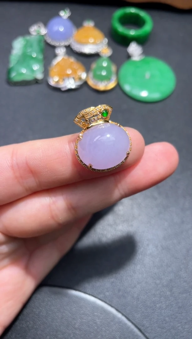 颈饰18K金镶嵌翡翠6
