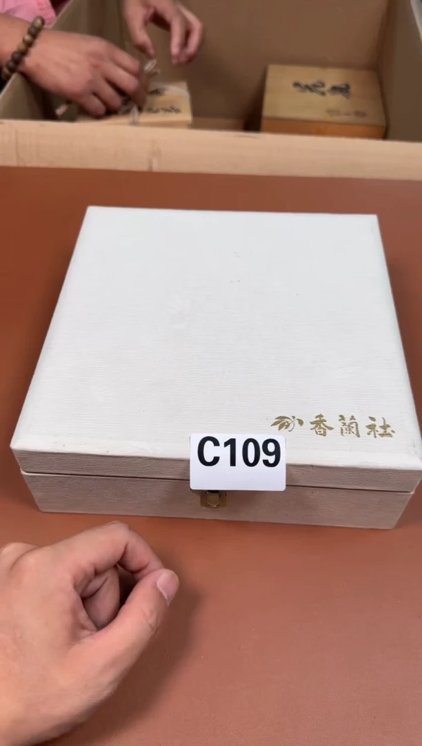瓷片大*?109中古商品默认微瑕谨慎参拍