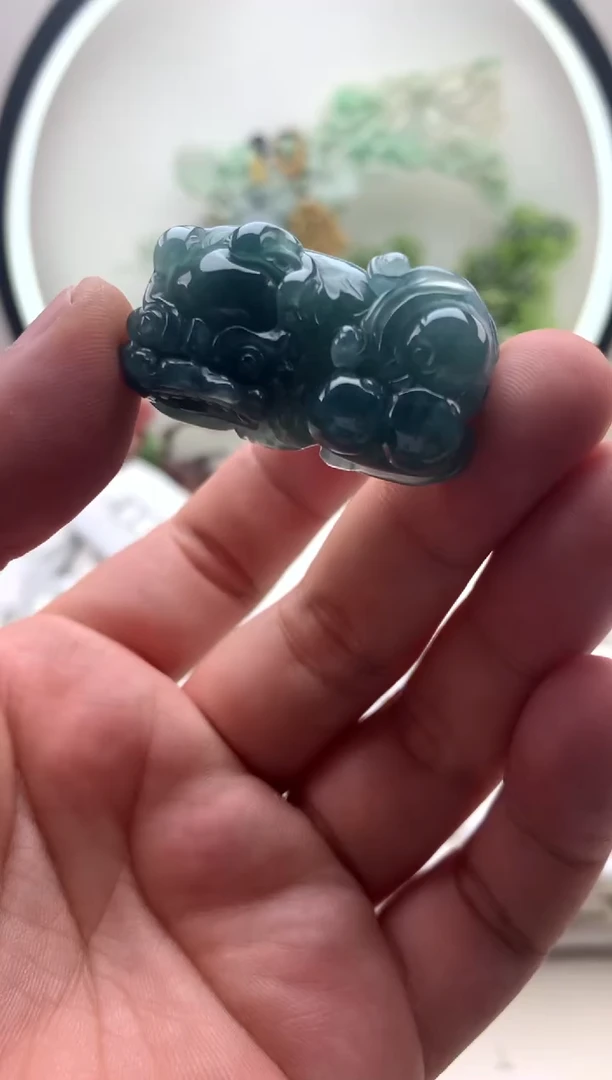 颈饰未镶嵌翡翠貔貅有纹