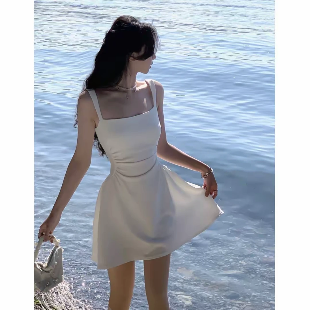 法式吊带连衣裙夏新款海边度假洋气初恋白月光名媛风千金漂亮衣服