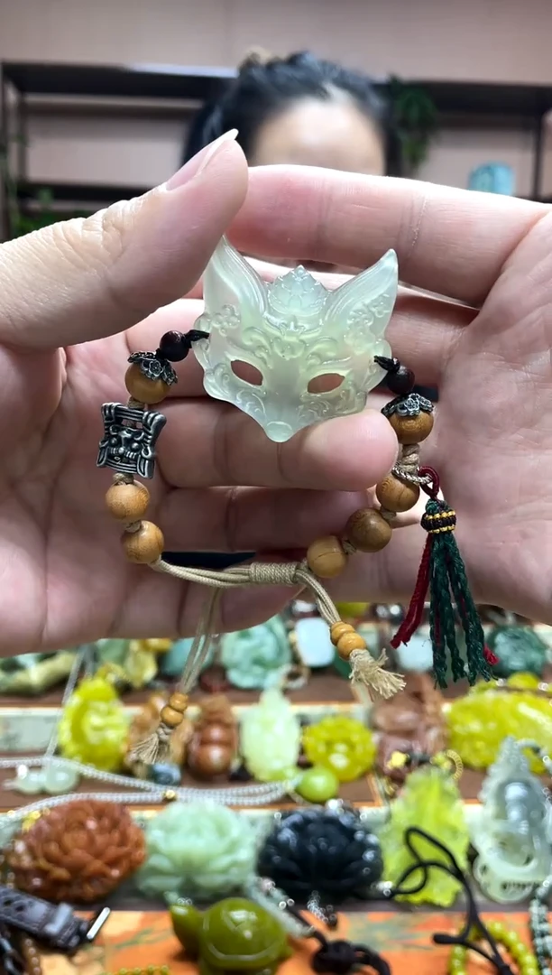 未镶嵌岫玉吊坠多样性发货发其中之一