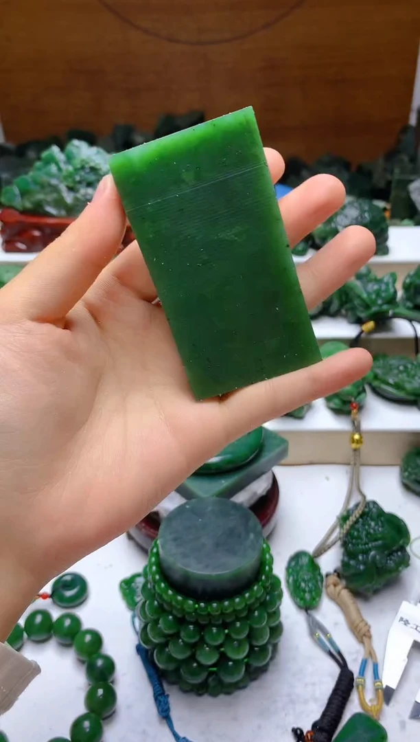 未镶嵌和田玉（碧玉）珠宝半成品1