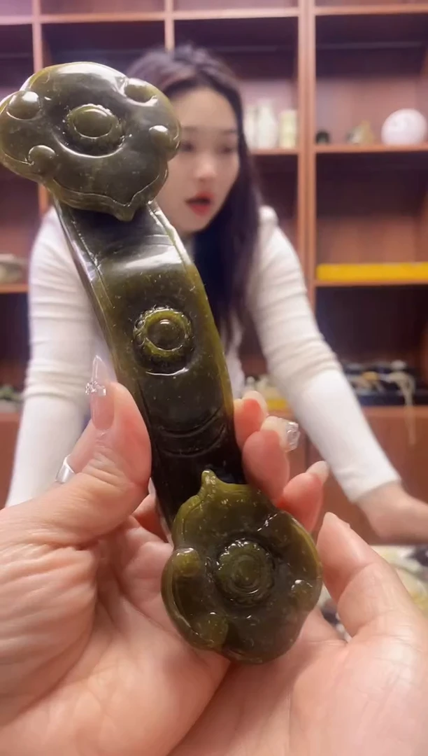 未镶嵌蛇纹石玉摆件