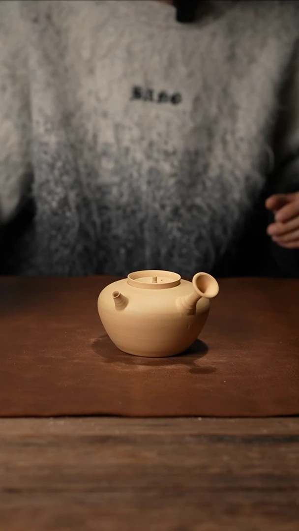 004喇叭把口白泥手拉煮水壶500CC