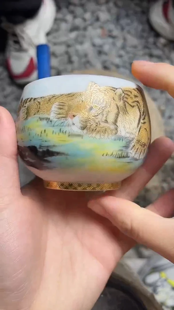 【闪购商品】杯卧虎白瓷磨砂金杯