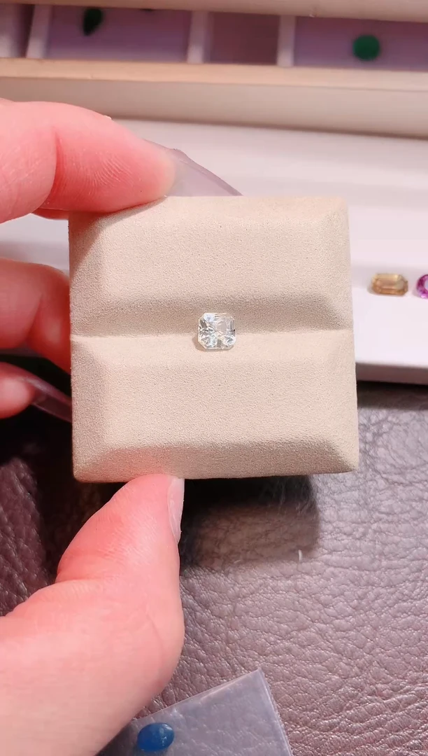 裸石金绿宝石1.3ct