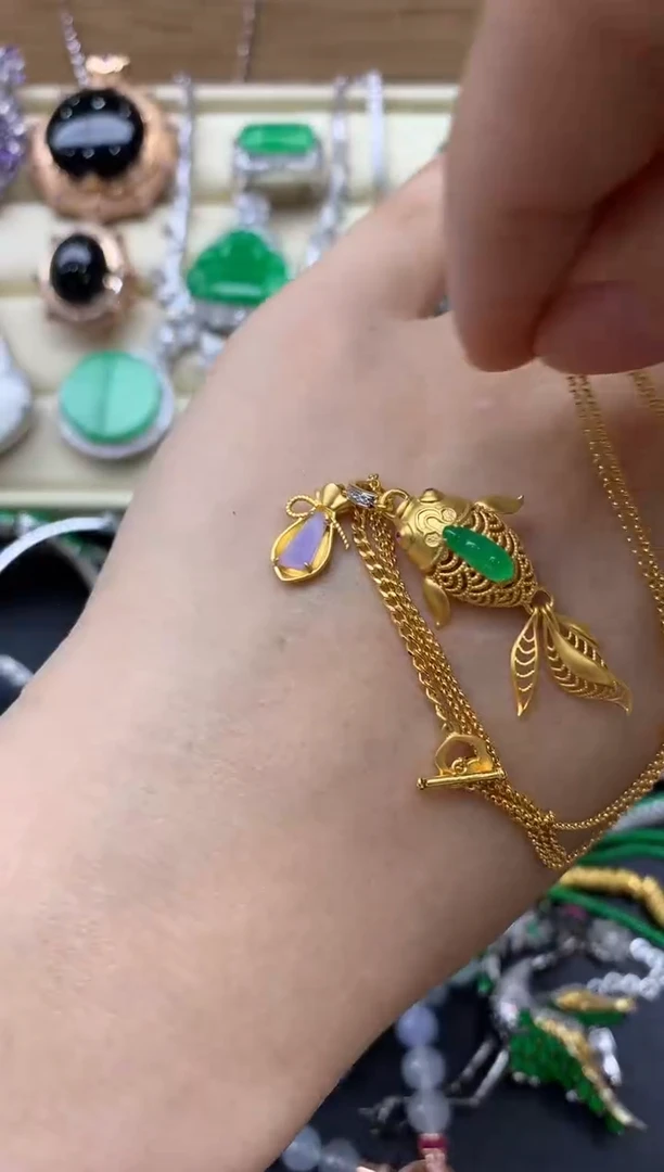 翡翠18K金镶嵌颈饰444-中国好珍宝