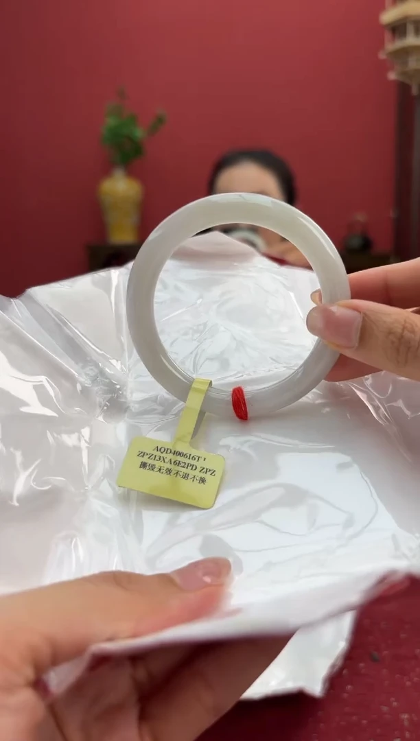 翡翠手镯（圆镯）未镶嵌13手镯