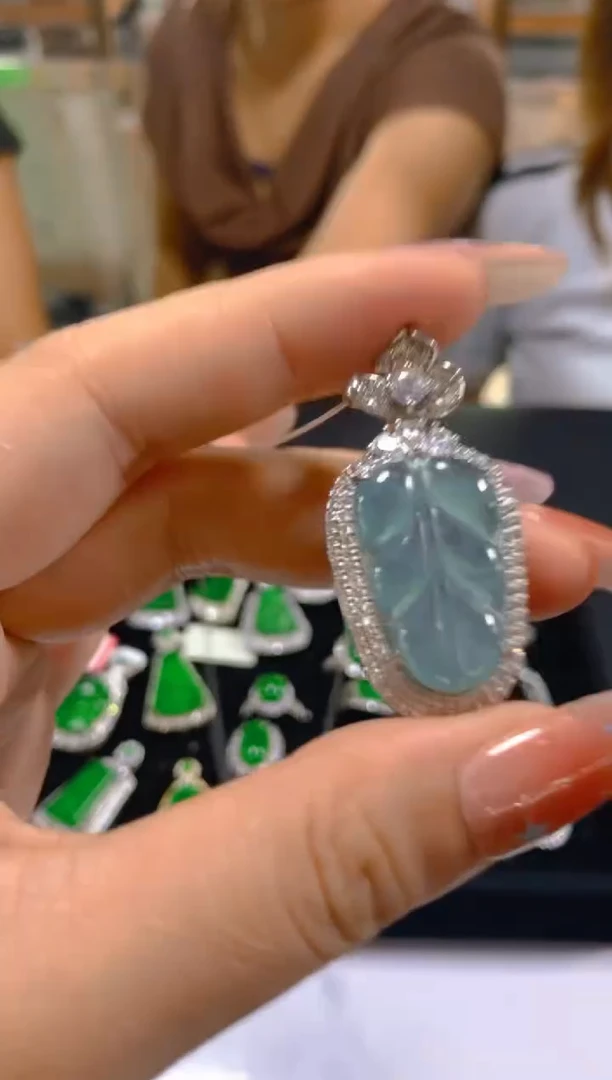 翡翠未镶嵌颈饰0583001517多样性发一