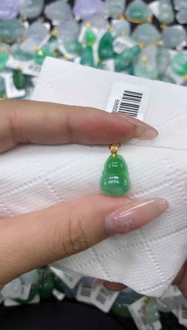 颈饰18K金镶嵌翡翠1111111111