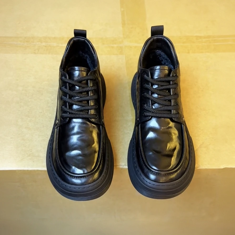 秋冬季男士商务休闲皮鞋加绒保暖板鞋芒果鞋轻便黑色鞋子0496