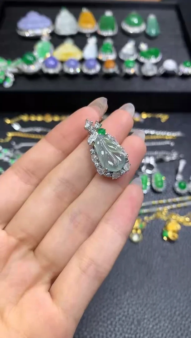 翡翠未镶嵌吊坠(不含链)1不含链随机发货1件