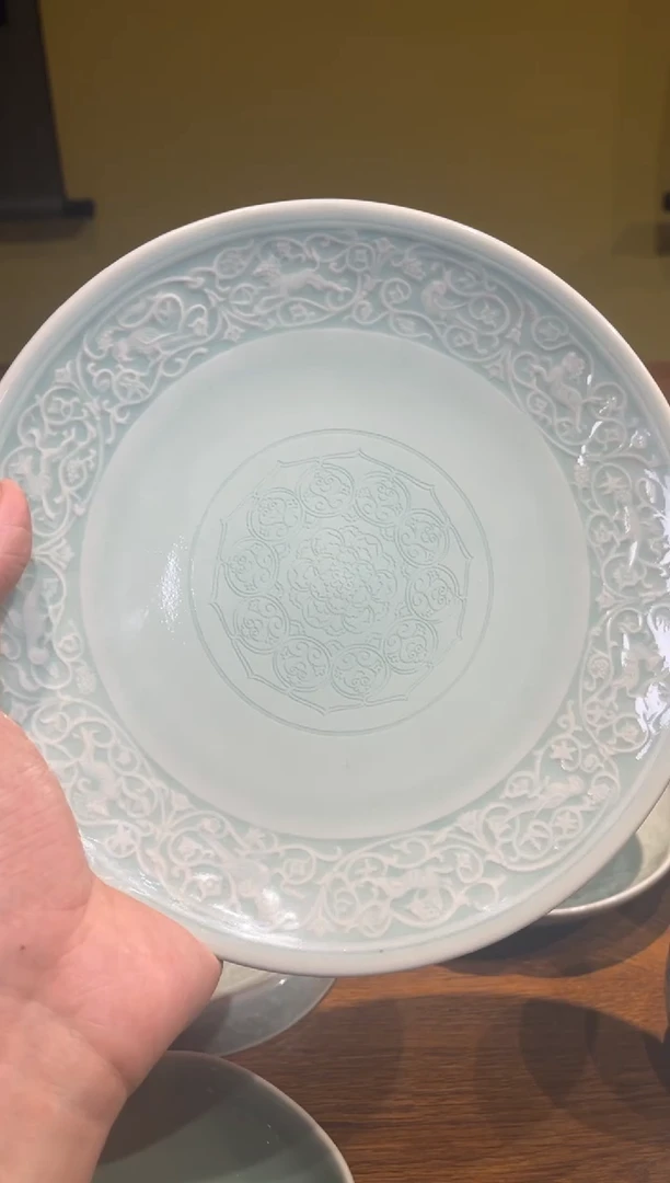 微瑕天青宝相花平盘1个