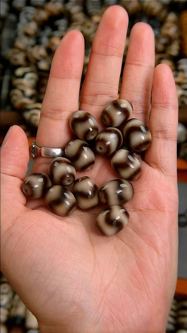 未镶嵌玛瑙/玉髓珠宝半成品放漏牙牙达洛12*15