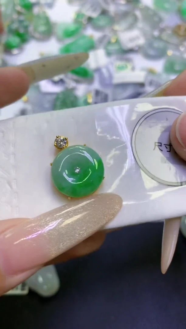 颈饰未镶嵌翡翠天然缅甸翡翠A货百元以上9元证书费自理