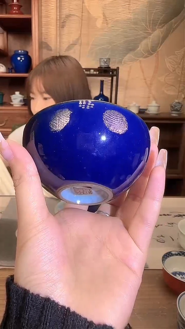 杯子一品德窑单色釉带内外开片祭青卧足普洱杯