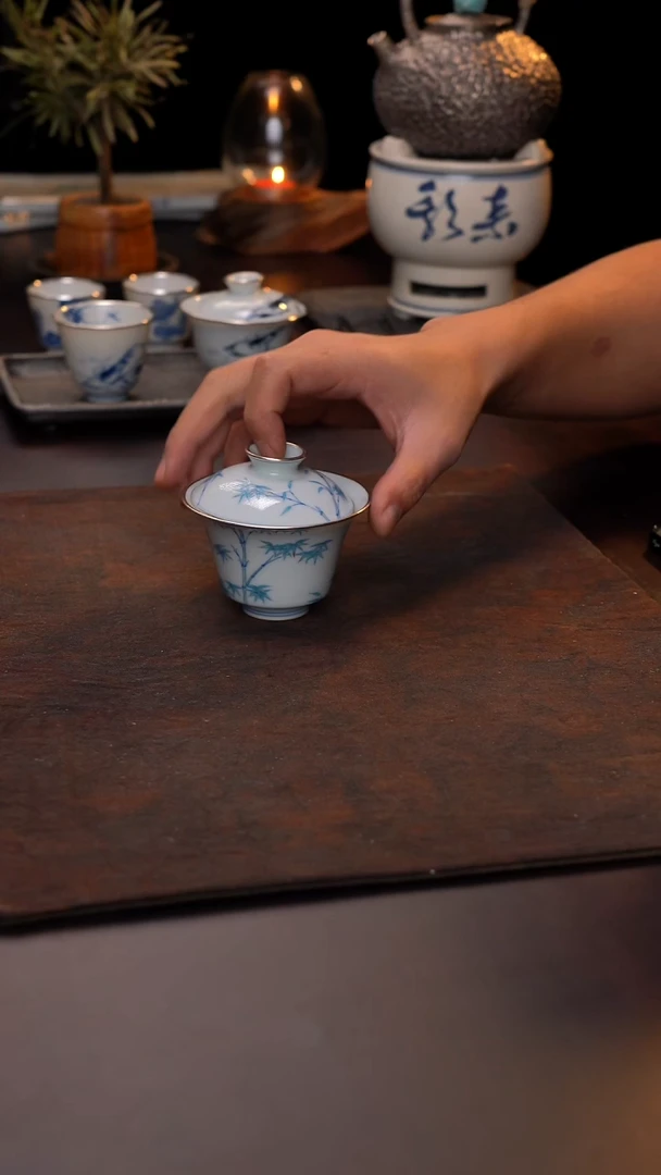 手绘斗彩竹盖碗三包银口