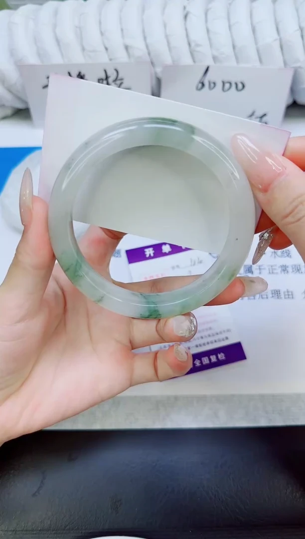 未镶嵌手镯石英质玉44/63