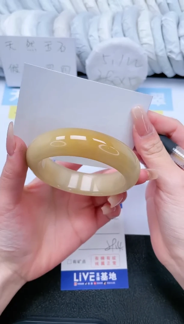 【闪购商品】石英质玉手镯未镶嵌T196-59.4