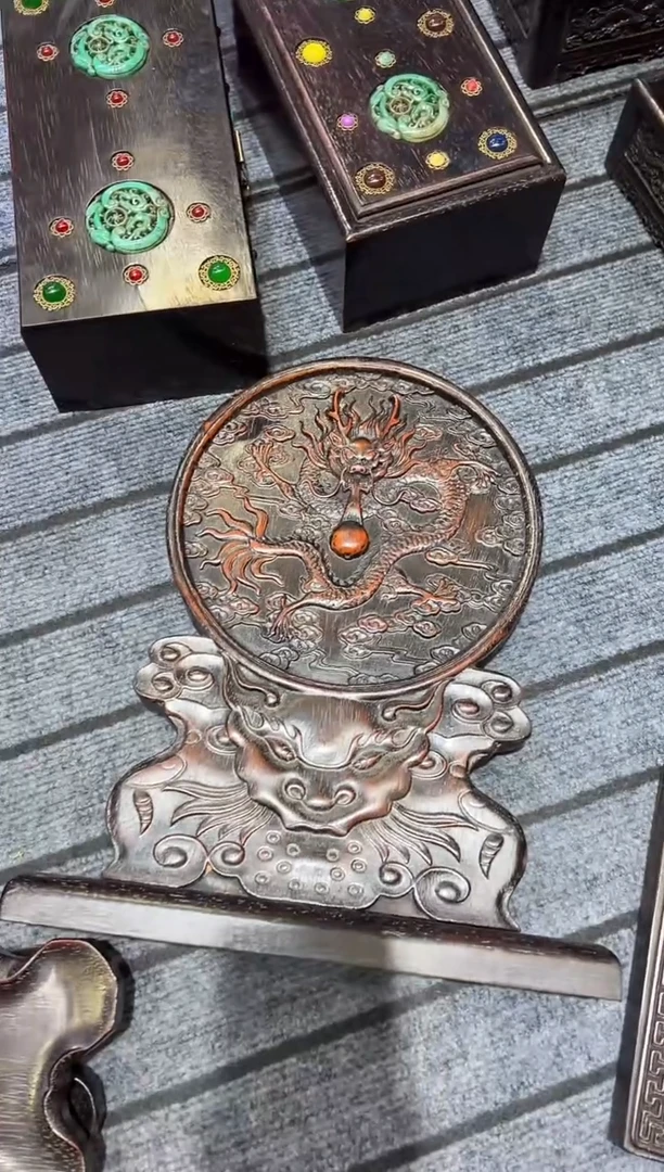 木紫檀雕刻一物一拍