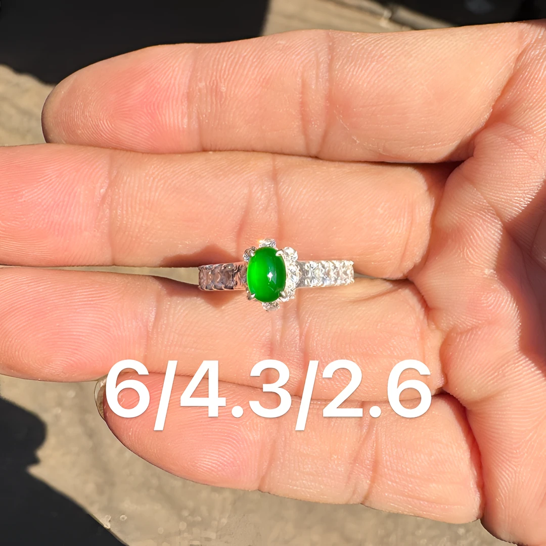 1216(小哪吒在源头)龙石种翡翠炸光D色色标戒面干净荧光足M300