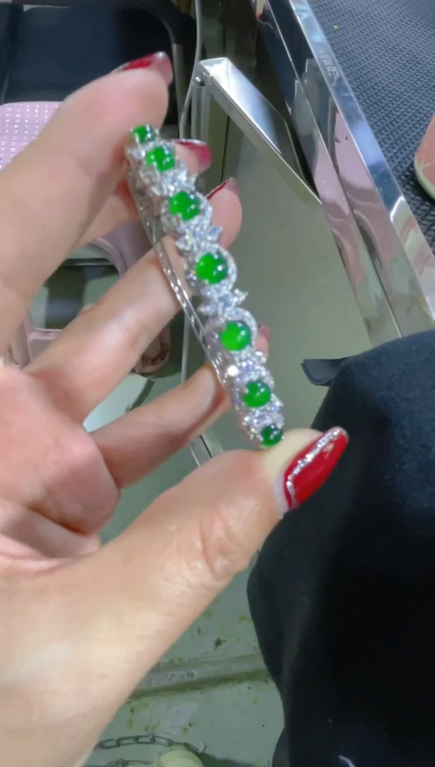 【闪购商品】定制翡翠未镶嵌天然A货翡翠假一罚四（多样性）