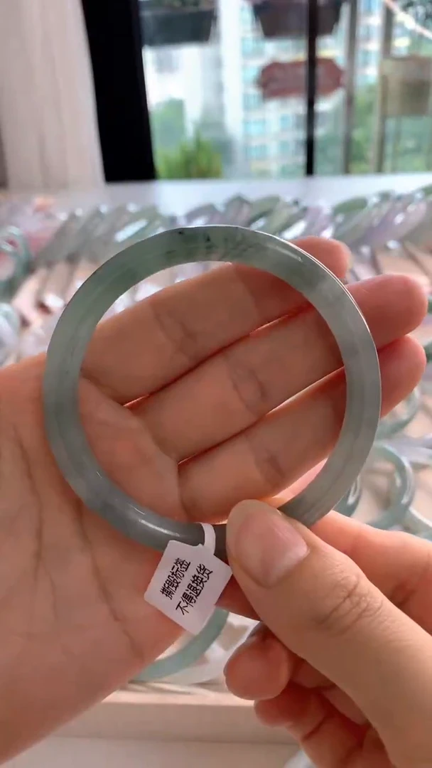 未镶嵌手镯翡翠57.7圆条冰乌鸡