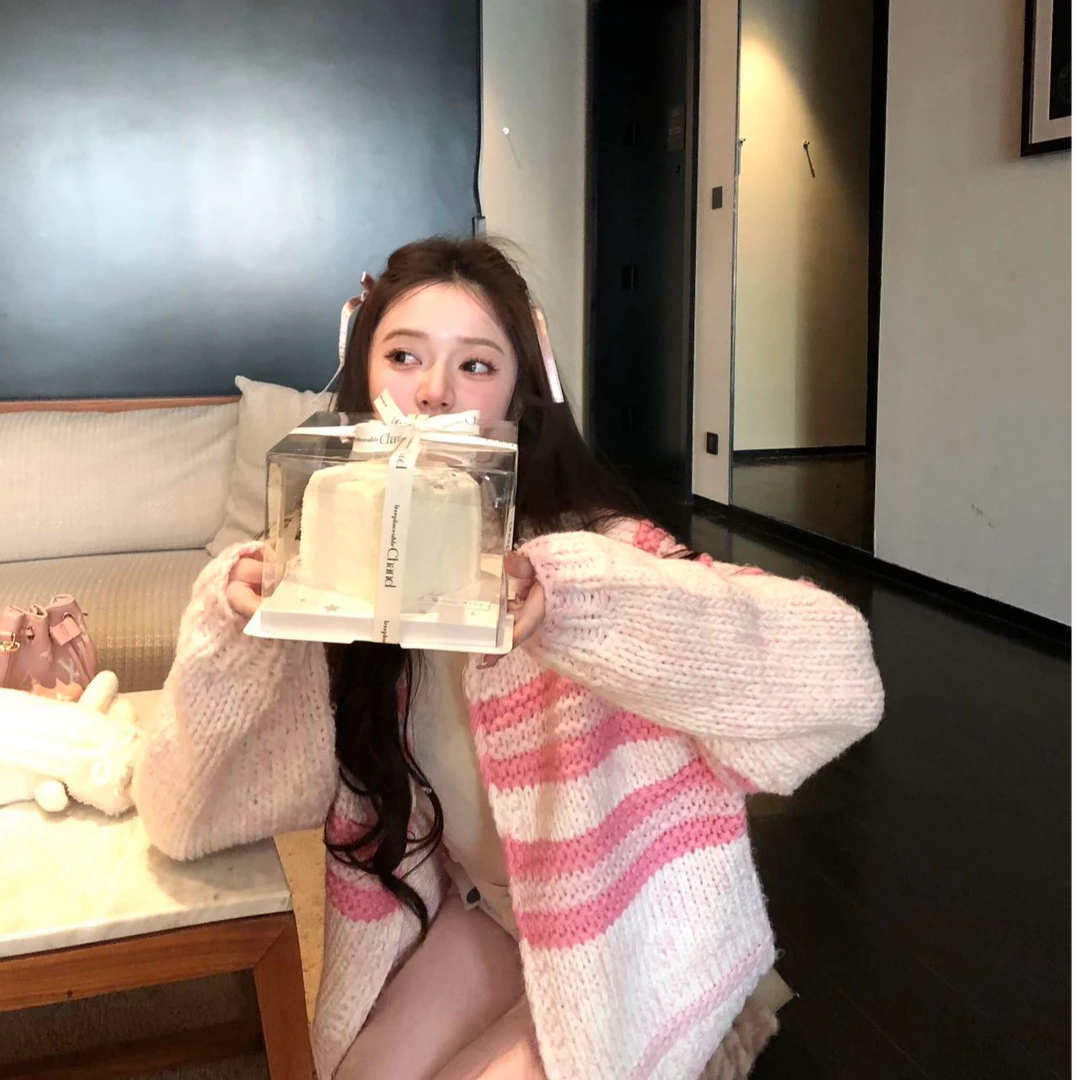 气质显瘦针织长袖条纹温柔开衫洋气休闲百搭外穿短裤时尚两件套女