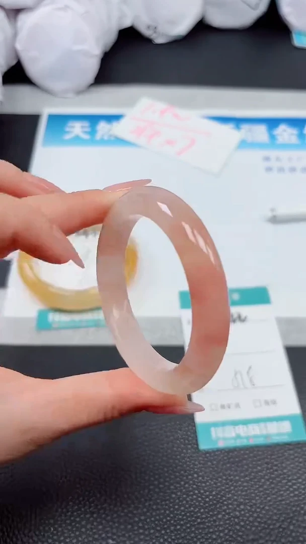 【闪购商品】石英质玉手镯未镶嵌A342