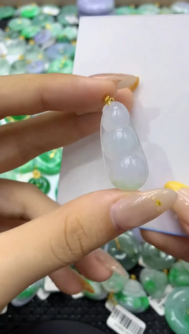 颈饰18K金镶嵌翡翠天然缅甸翡翠A货