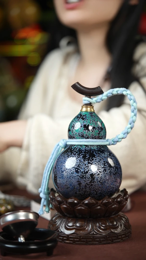 【闪购商品】496号半斤左右的非遗漆器酒葫芦