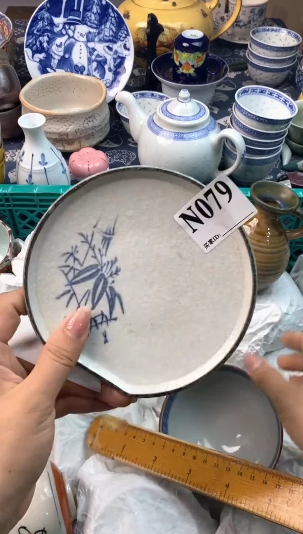 瓷片小*(*^_^*)(*^_^*